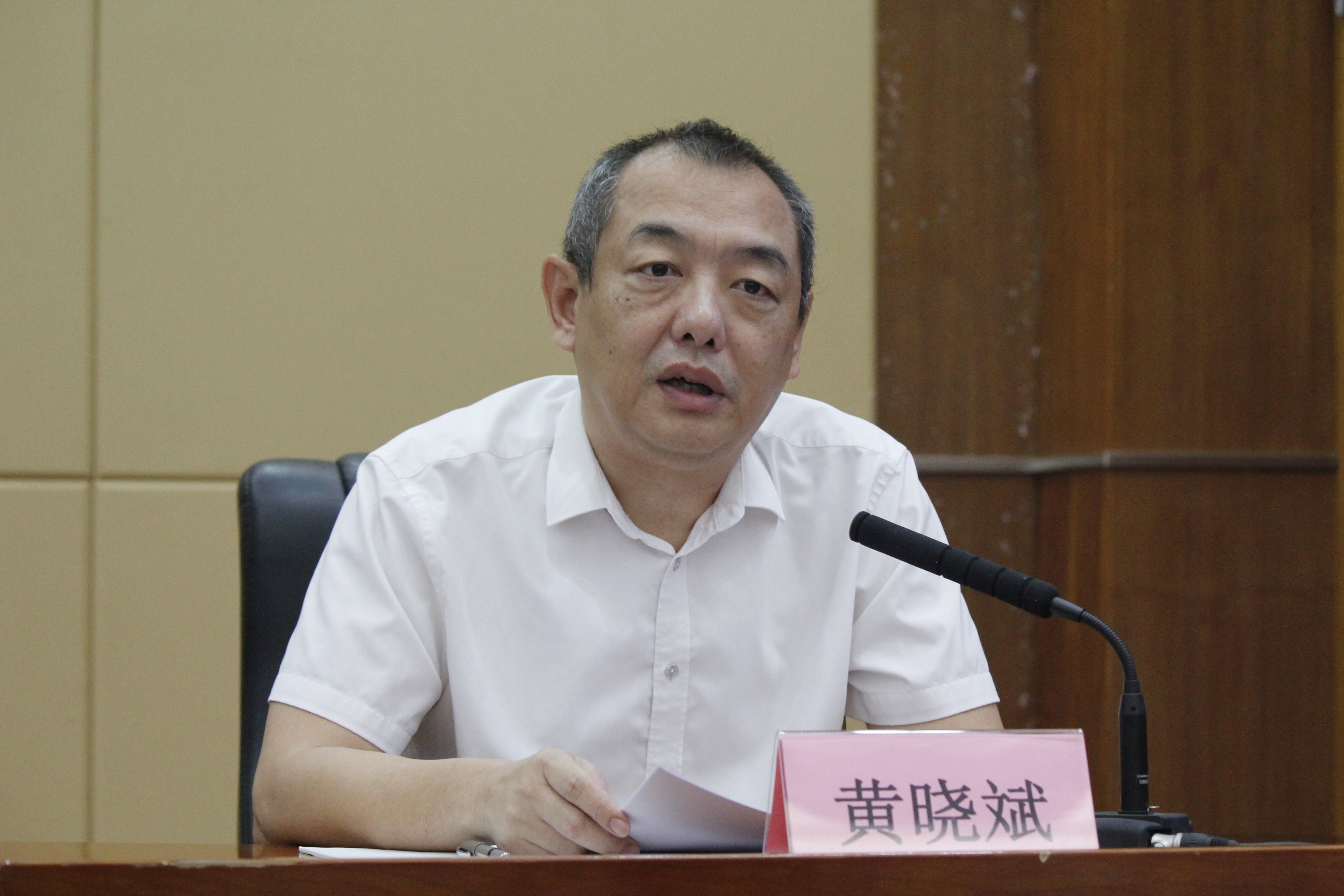 糖料蔗机收三年攻坚 2025年全区糖料蔗收获新机具推介暨农机补贴政策宣贯活动在南宁举办(图2)