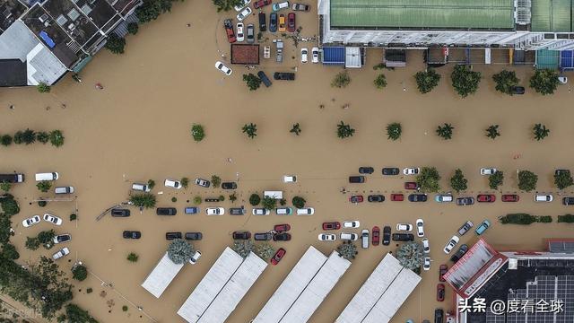 千年古城变泽国！越南暴雨致 41 死百万民众盼救援破局(图9)