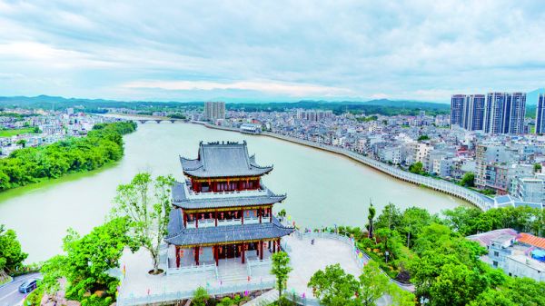 封开南丰推进现代化中心镇建设镇当城建以产兴城(图1)